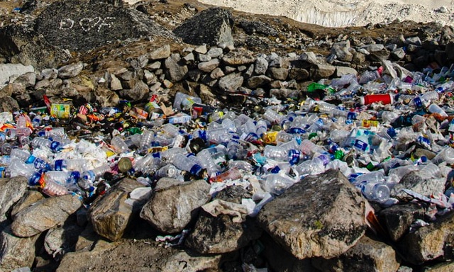 mendaur ulang sampah plastik