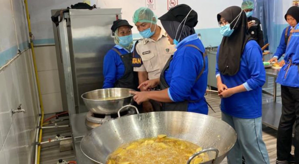 Pengawasan Kualitas Makanan Bergizi Tinggi Aman